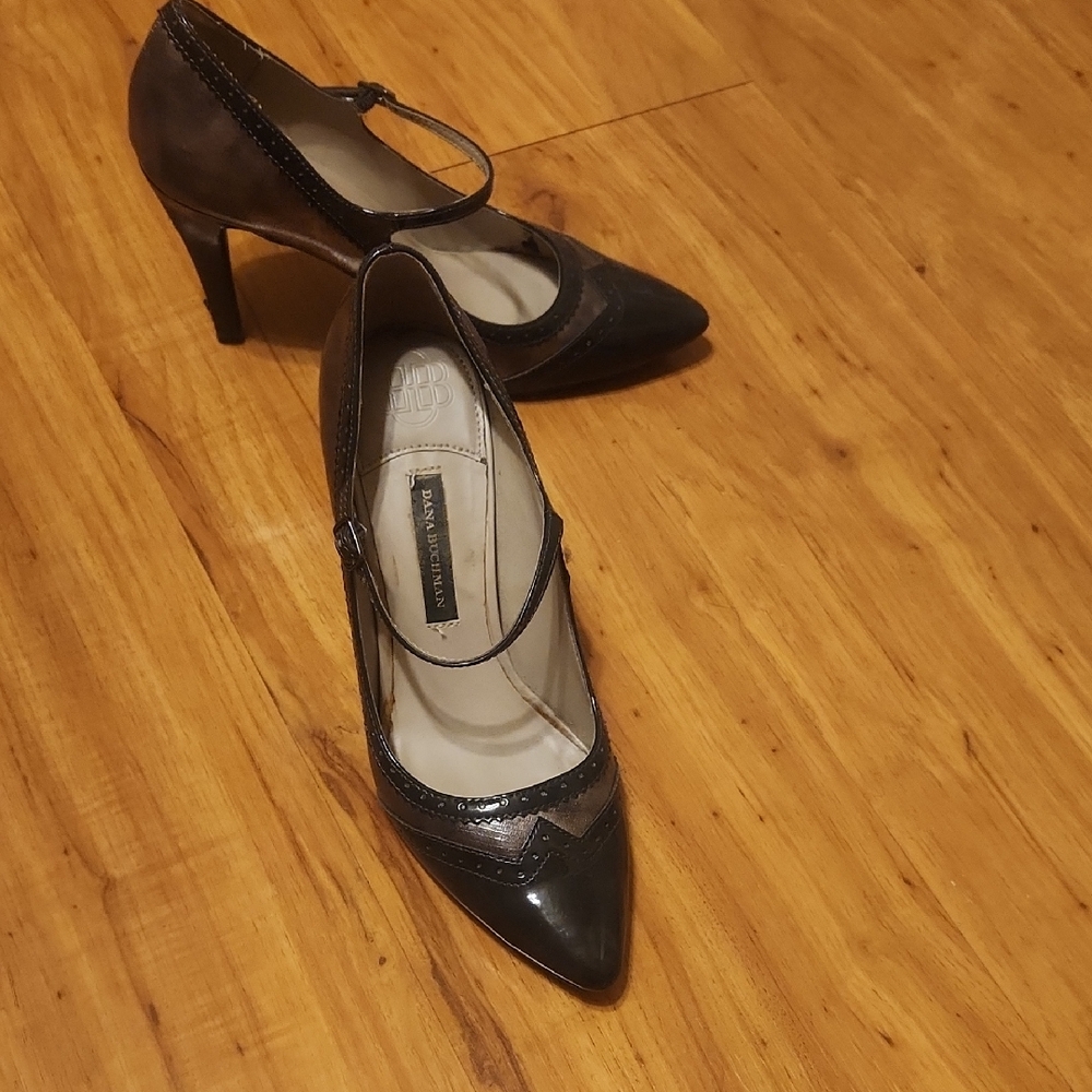 Dana Buchman Elegant Black and Brown Heels